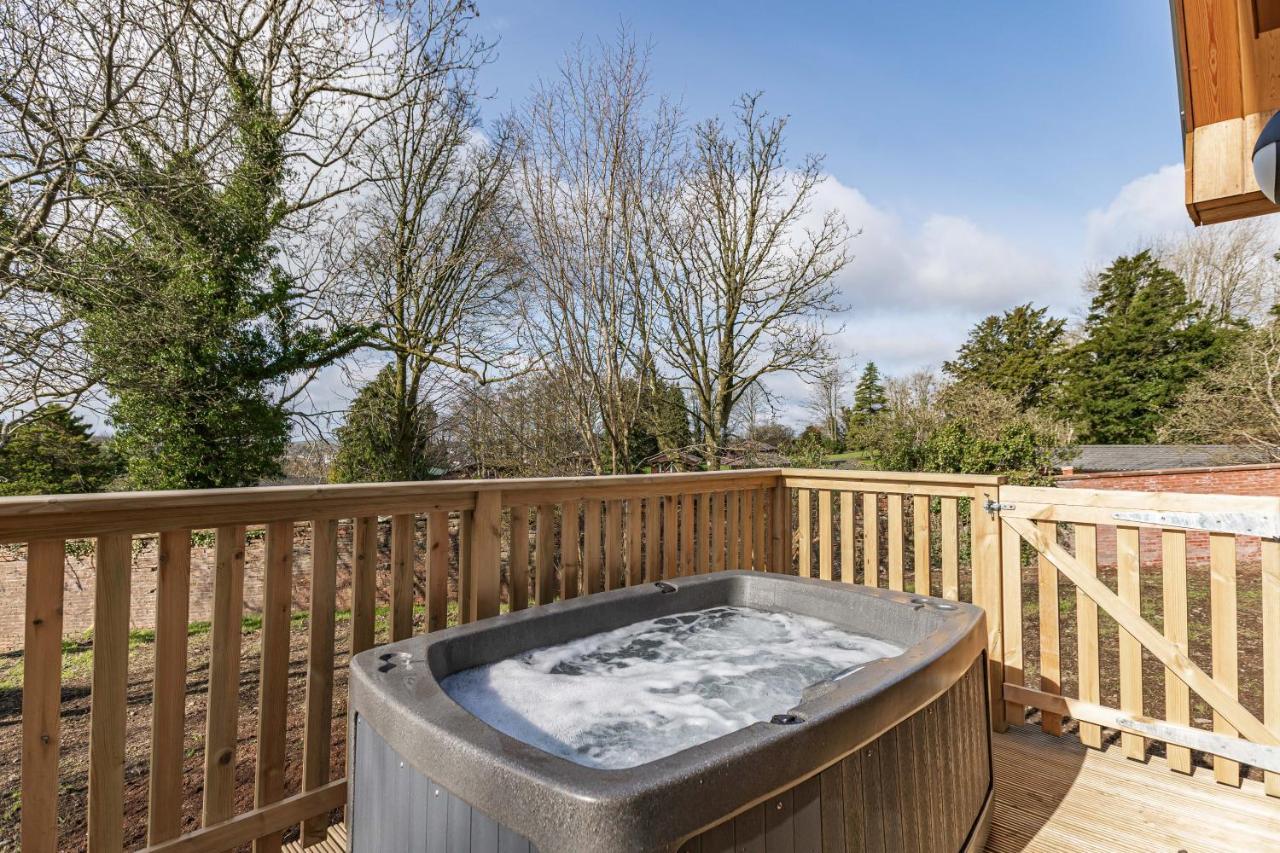 Kestrel Lodge 2 With Hot Tub Newton Stewart Exterior foto