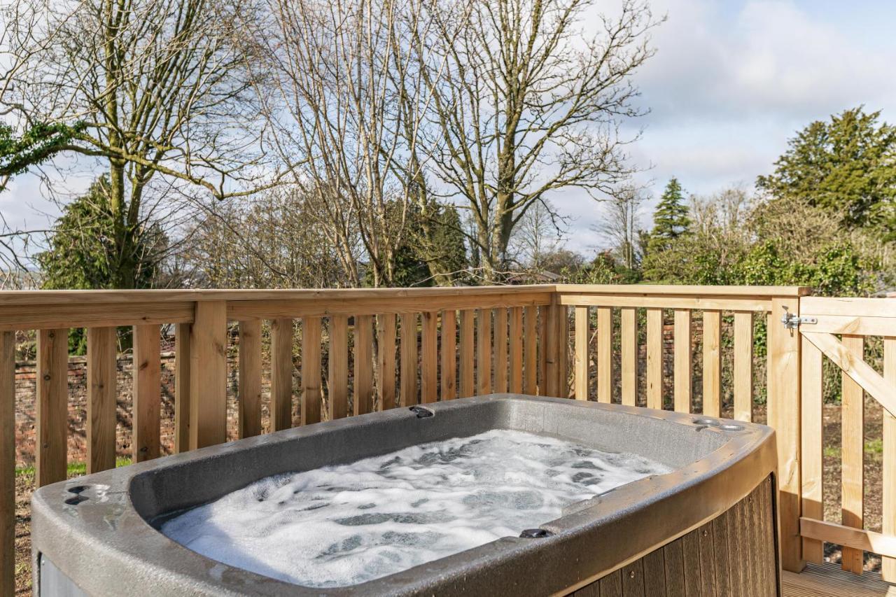 Kestrel Lodge 2 With Hot Tub Newton Stewart Exterior foto