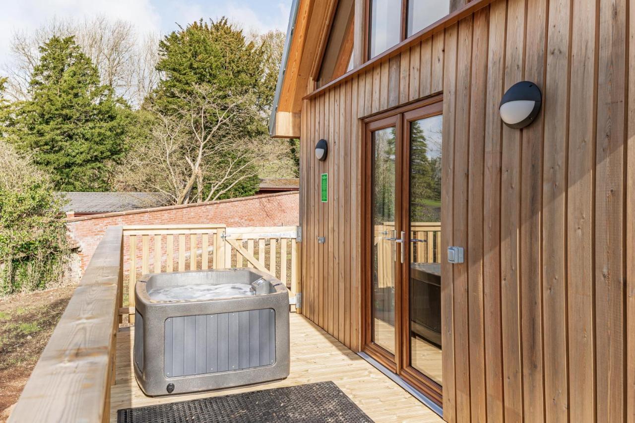 Kestrel Lodge 2 With Hot Tub Newton Stewart Exterior foto